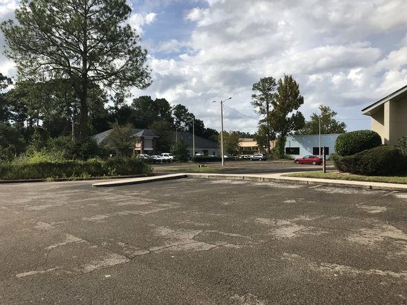 Office For Lease: 7220 W University Avenue, Gainesville, FL 32607